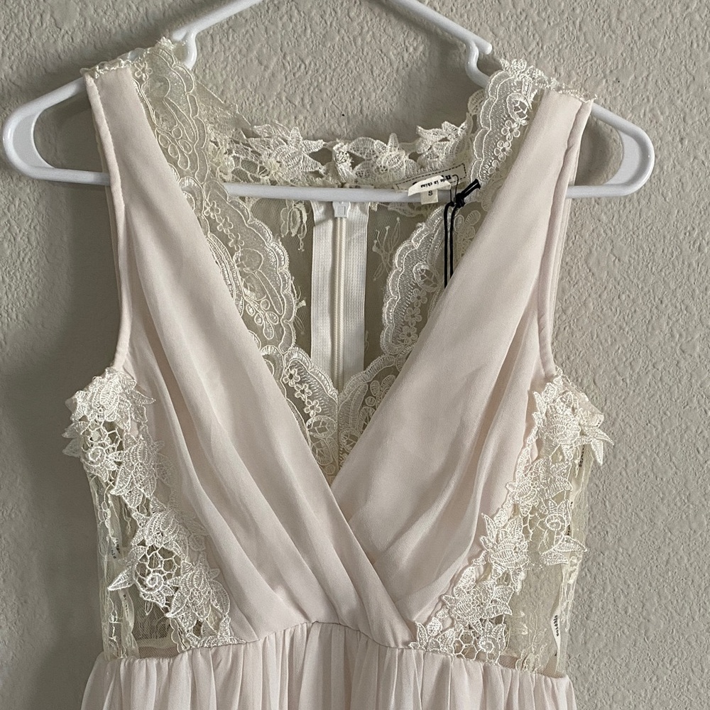 Soieblu Elegant White Lace Dress - Picture 4 of 8